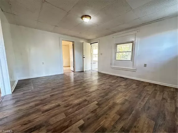 High Point, NC 27260,523 Cross ST