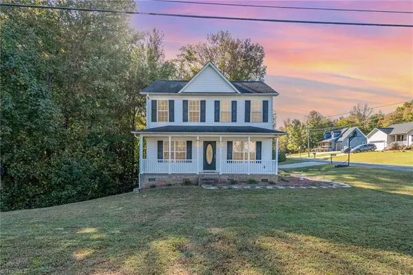 Randleman, NC 27317,914 Charter Oaks DR