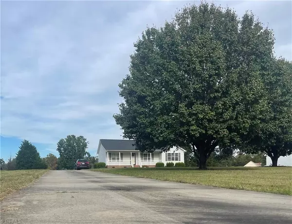 5904 Old 421 RD, Liberty, NC 27298