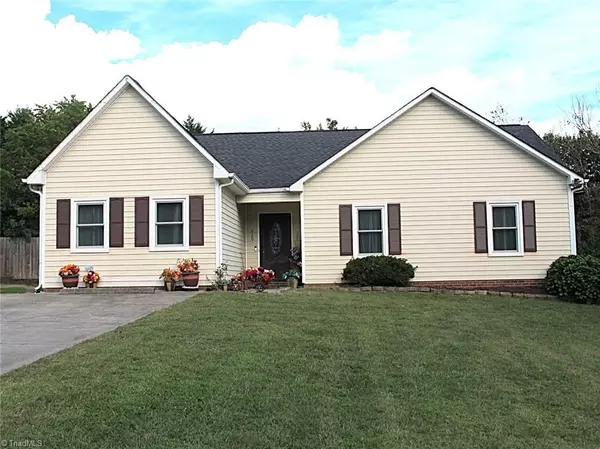 229 Creeksedge CT, Winston-salem, NC 27105