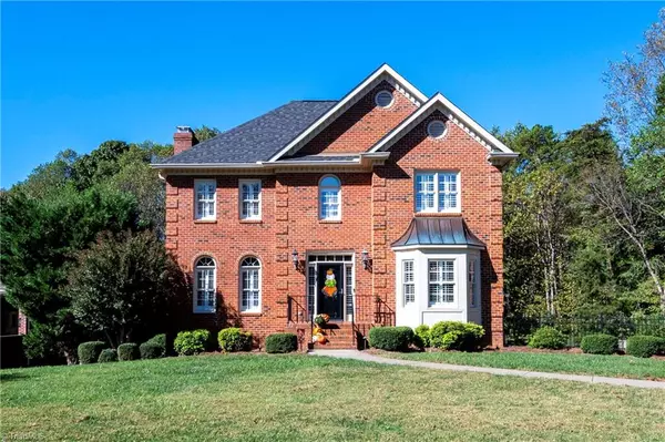 8930 Doubletree LN, Clemmons, NC 27012