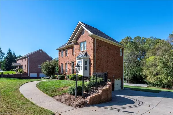 Clemmons, NC 27012,8930 Doubletree LN