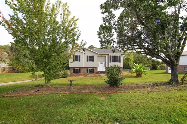 1034 Kentland DR, King, NC 27021