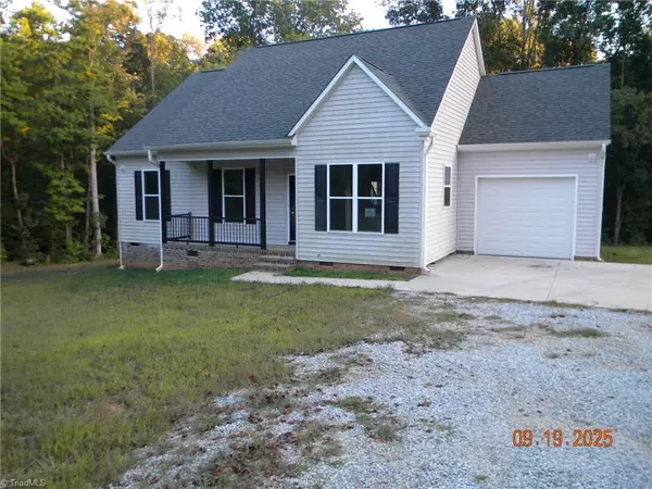 2521 Henley LN, Walkertown, NC 27051