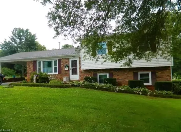 123 Old Brintle ST, Mount Airy, NC 27030