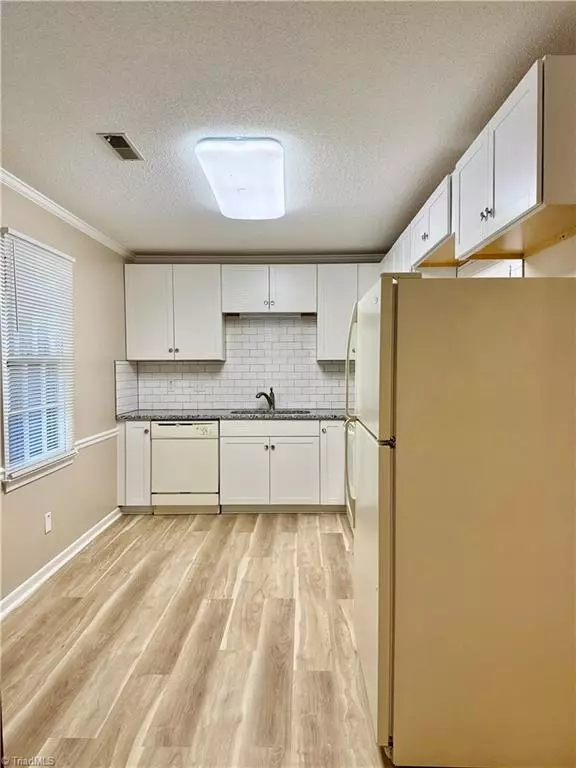 Winston-salem, NC 27103,3131 Burke Mill CT