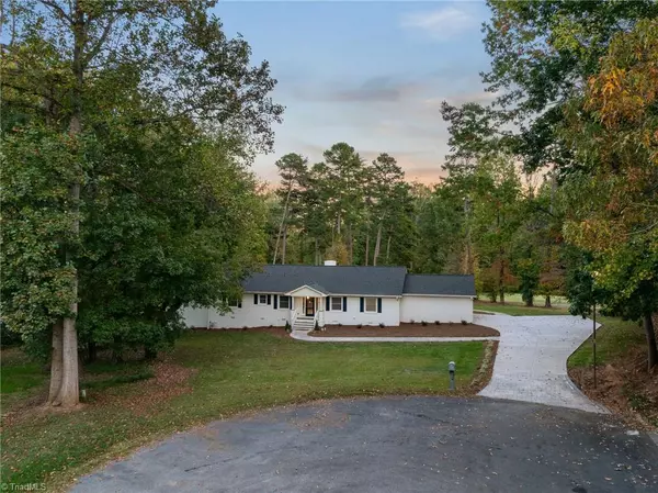 104 Shawnee CIR, Lexington, NC 27295