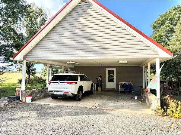 Sandy Ridge, NC 27046,1517 Buffalo RD