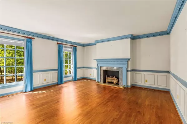 Winston-salem, NC 27104,825 Buttonwood DR