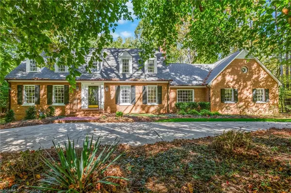 825 Buttonwood DR, Winston-salem, NC 27104