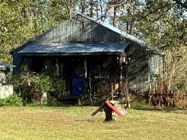 250 High Meadow TRL, Ararat, NC 27007