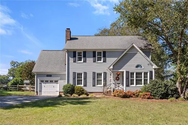 3819 Oak Forest DR, High Point, NC 27265