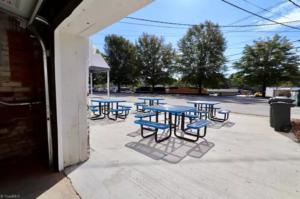 Elkin, NC 28621,119 Main ST