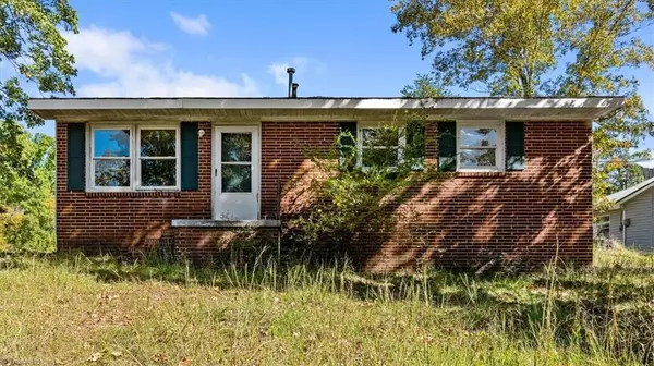 400 Kings DR, Eden, NC 27288