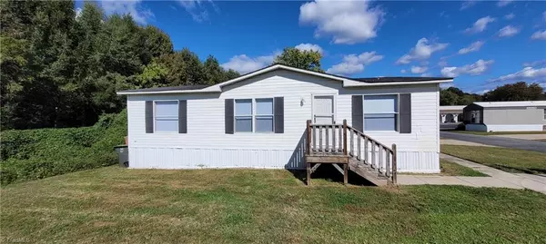 Greensboro, NC 27406,724 Creek Ridge RD #165