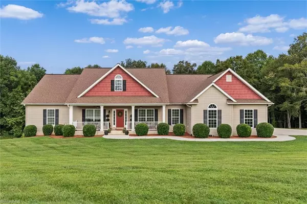 518 Red Brush RD, Mount Airy, NC 27030