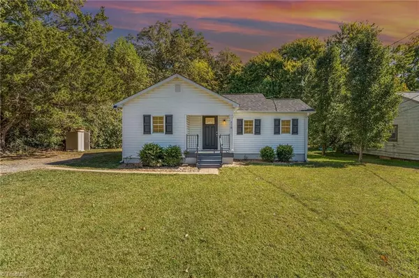 Yadkinville, NC 27055,216 Tyler ST