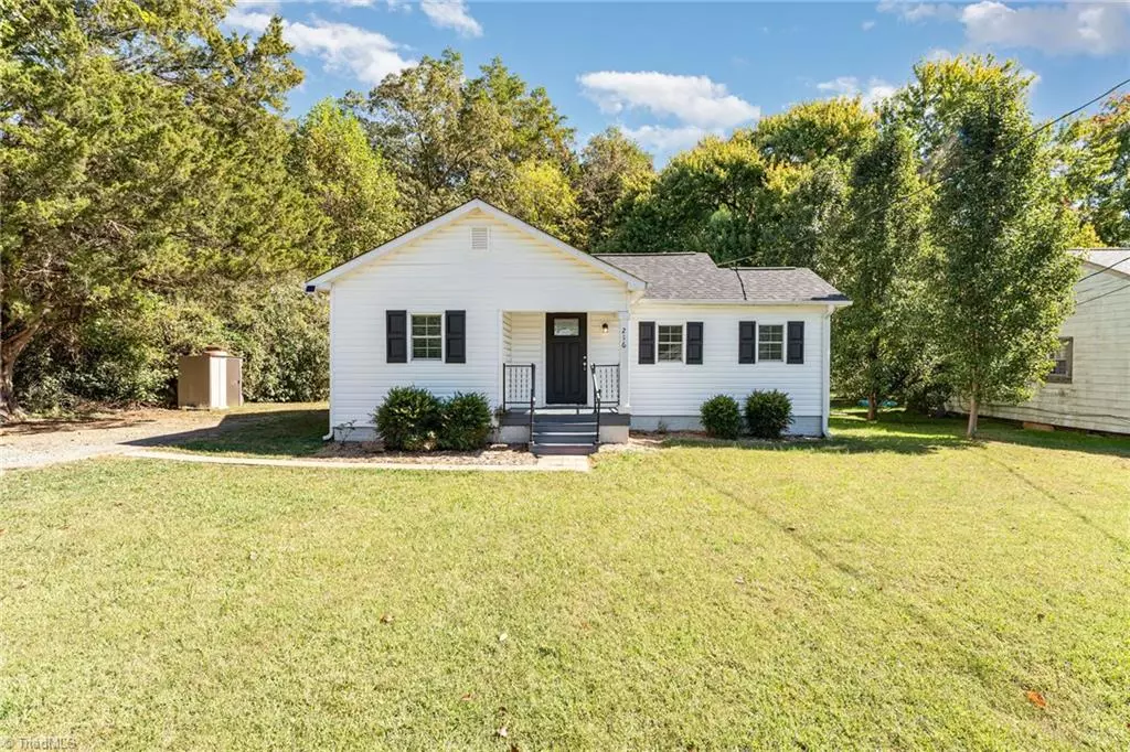 Yadkinville, NC 27055,216 Tyler ST