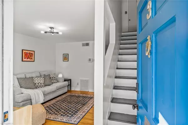 Winston-salem, NC 27103,338 Crafton ST #3