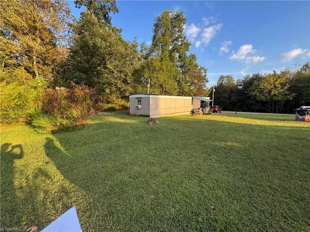 Pilot Mountain, NC 27041,322 Sam Fulk RD