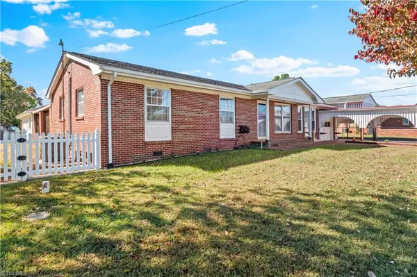 Winston-salem, NC 27105,930 Rock Spring DR