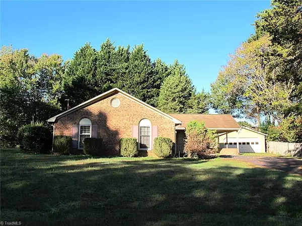 1280 Salem Lake RD, Winston-salem, NC 27107