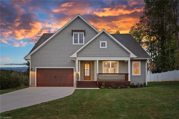155 Rimrock RD, Harmony, NC 28634