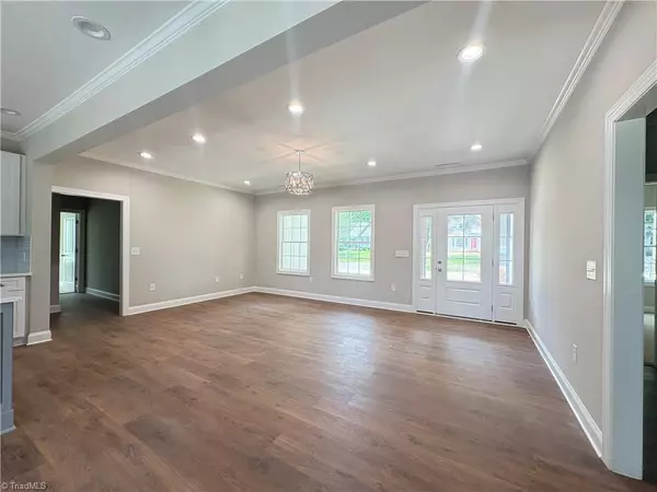 Kernersville, NC 27284,607 Salisbury ST