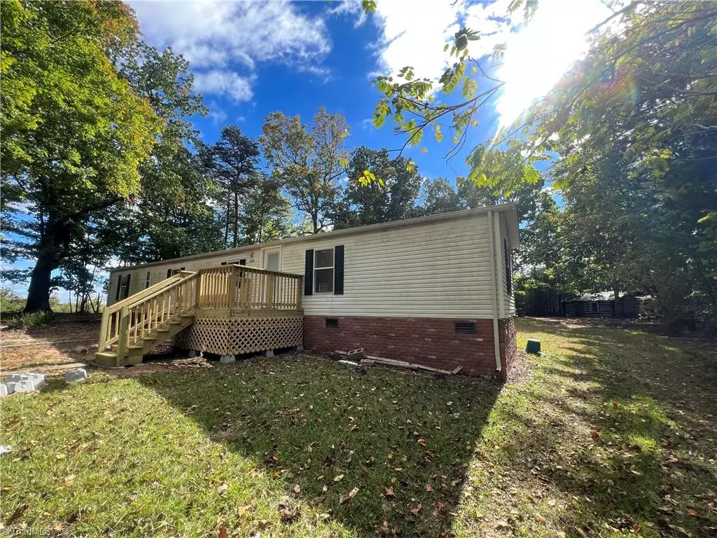 Eden, NC 27288,3242 Price RD