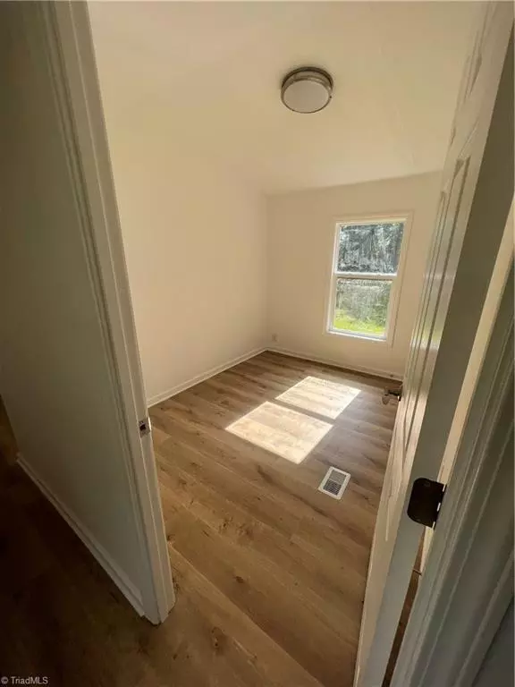 Eden, NC 27288,3242 Price RD