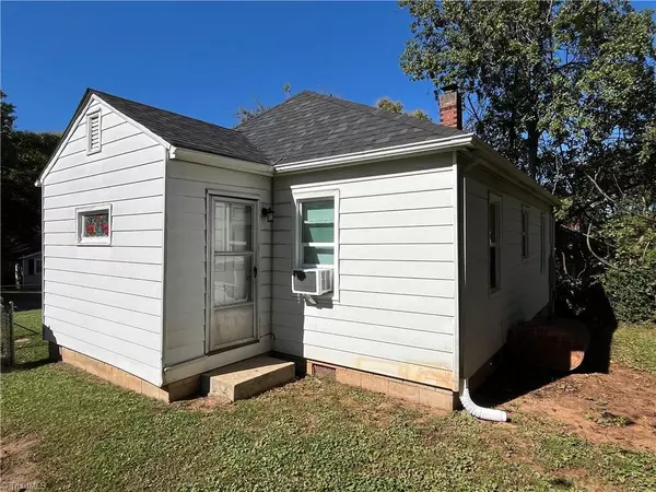 Winston-salem, NC 27101,111 N Cameron AVE