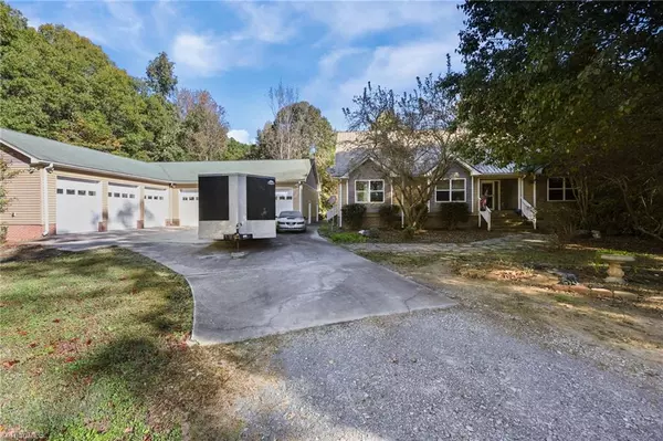 Denton, NC 27239,952 Flat Swamp RD