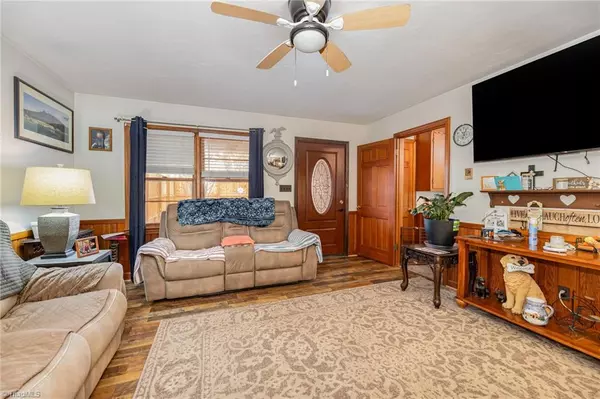 King, NC 27021,205 Greystone DR