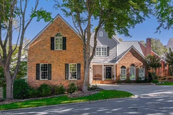 185 Coventry Park LN, Winston-salem, NC 27104