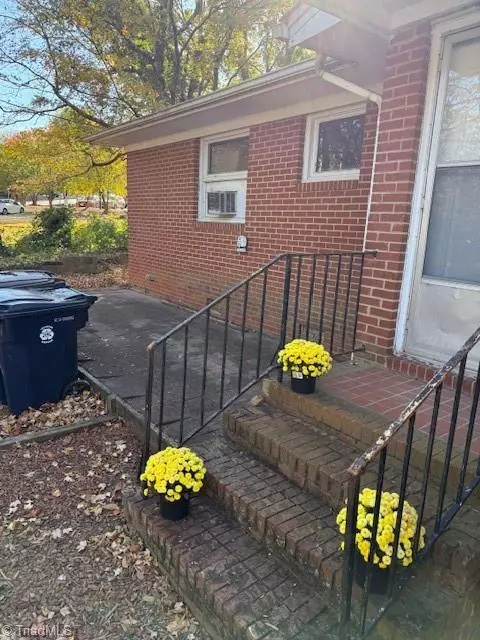 Lexington, NC 27292,32 Vance CIR