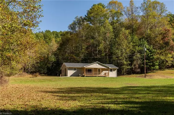 340 Ellis Mountain RD, Mcgrady, NC 28649