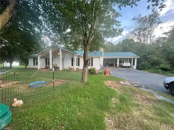4666 Seward RD, Pfafftown, NC 27040