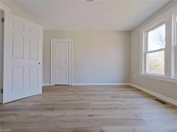 High Point, NC 27260,1205 West AVE