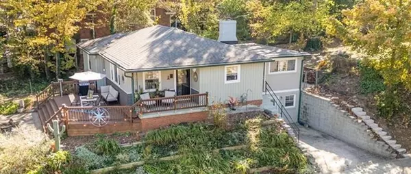 900 Willowbrook DR, Greensboro, NC 27403