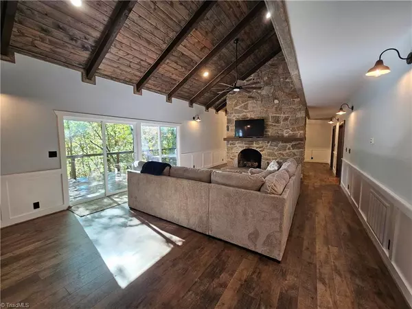 Deep Gap, NC 28618,1228 Powder Horn Mountain RD