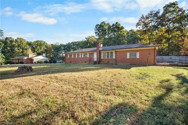19 Colonial DR, Lexington, NC 27292
