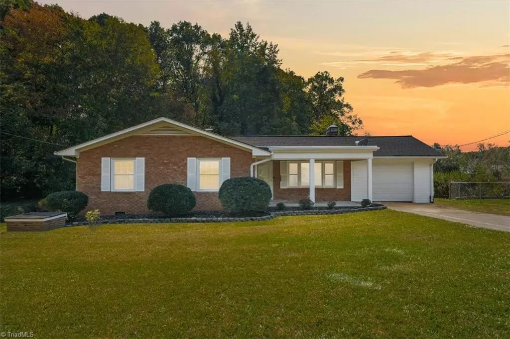 Asheboro, NC 27205,841 Hollings RD