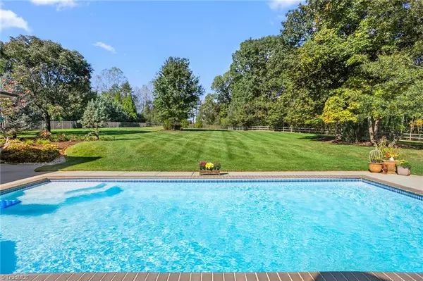 Oak Ridge, NC 27310,8404 Linville Oaks DR