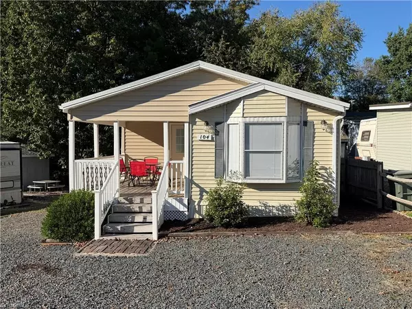 104 Humming bird CIR, New London, NC 28127
