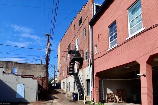 Elkin, NC 28621,112 Church ST