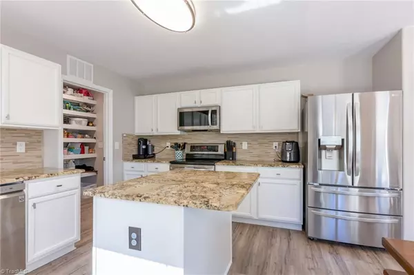 Winston-salem, NC 27106,2589 Leighswood DR