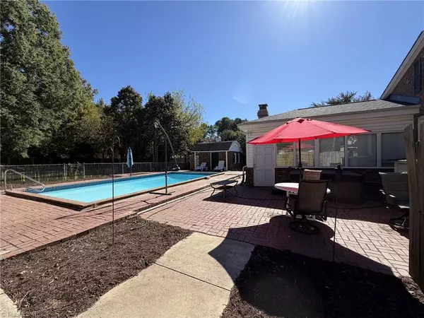 Burlington, NC 27215,1113 Hermitage RD