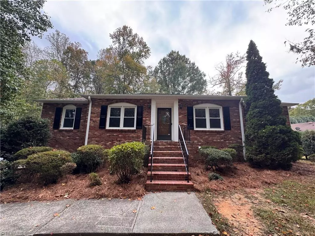 Clemmons, NC 27012,101 Shady Oak CT