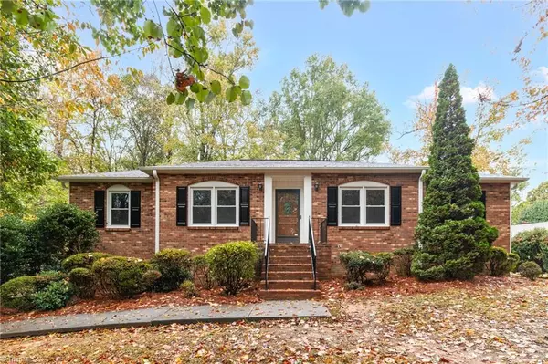 101 Shady Oak CT, Clemmons, NC 27012