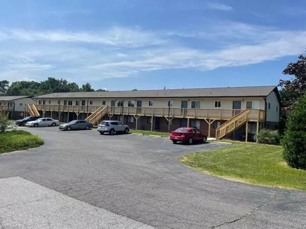 1000 Salisbury ST, Kernersville, NC 27284